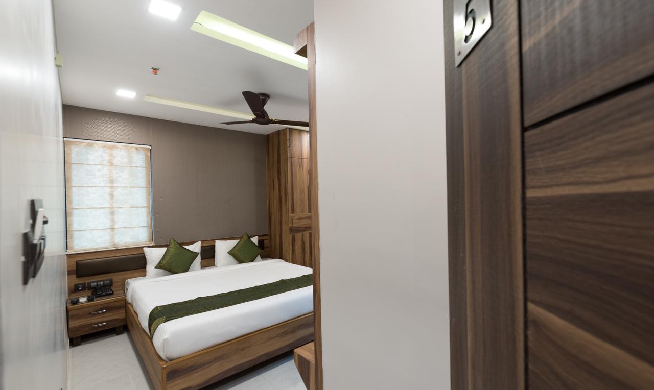 Treebo Trend Glorious Rim Rocks Palace Calcutta Eksteriør billede