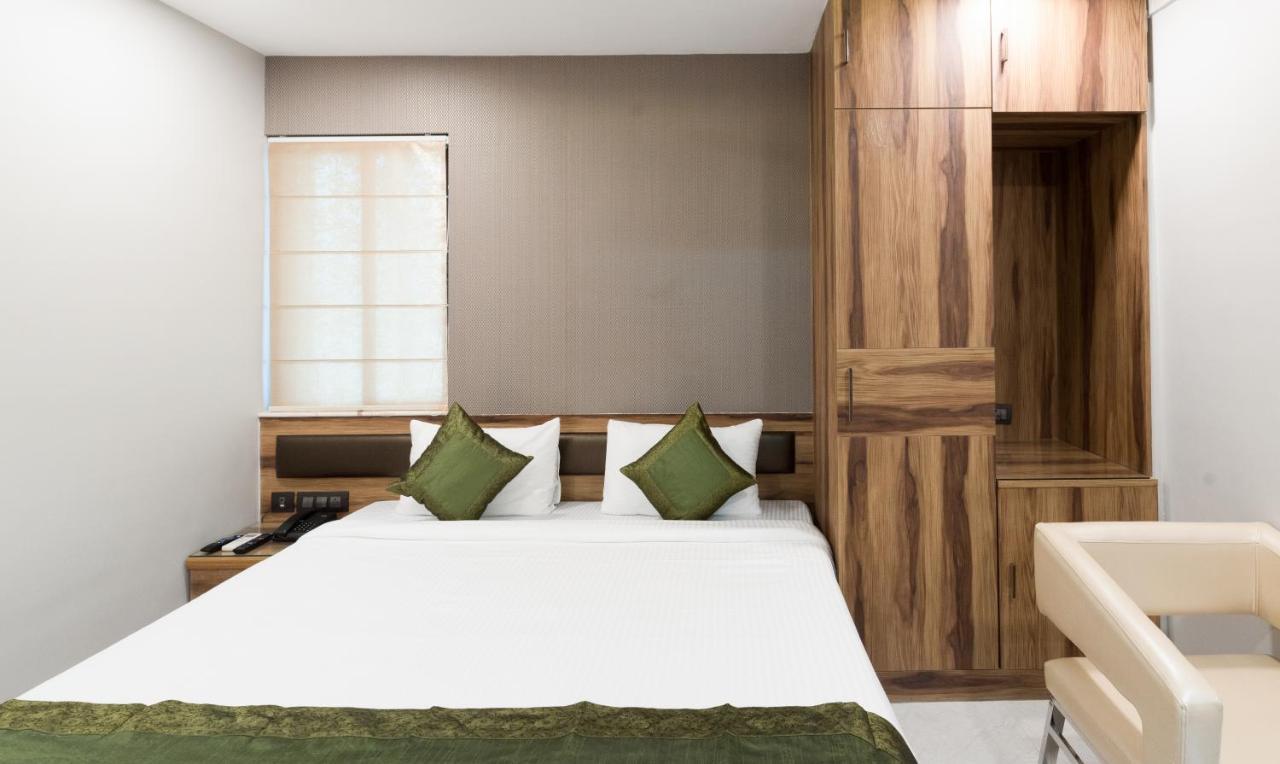 Treebo Trend Glorious Rim Rocks Palace Calcutta Eksteriør billede