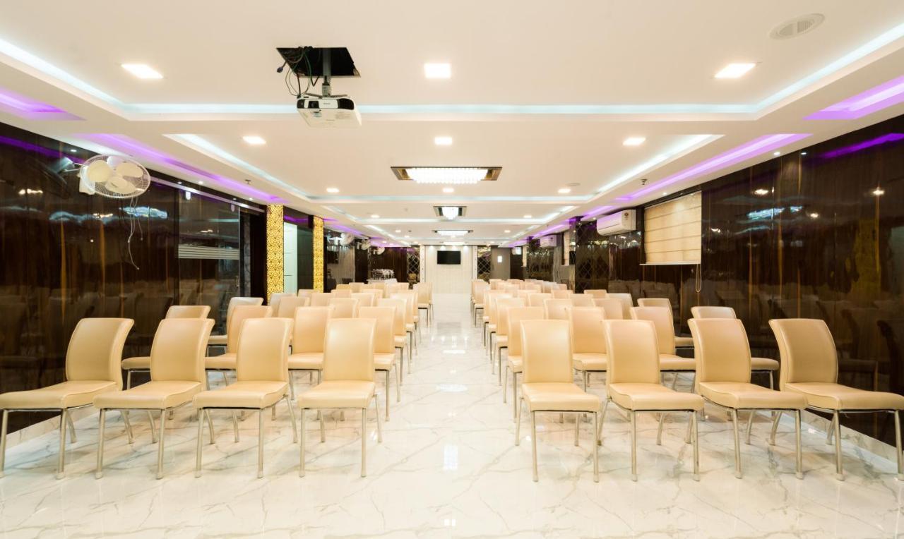 Treebo Trend Glorious Rim Rocks Palace Calcutta Eksteriør billede