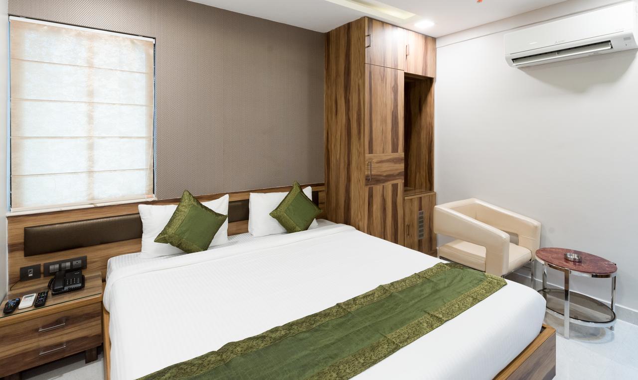Treebo Trend Glorious Rim Rocks Palace Calcutta Eksteriør billede